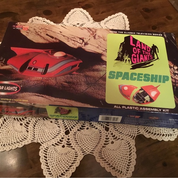 Land of the Giants Spaceship - Picture 1 of 4